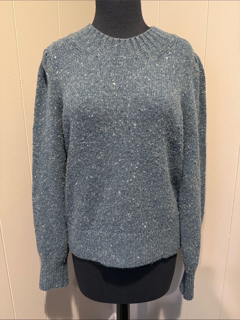 B45 Faherty Women’s Medium Heathered Teal-Blue Crewneck Sweater